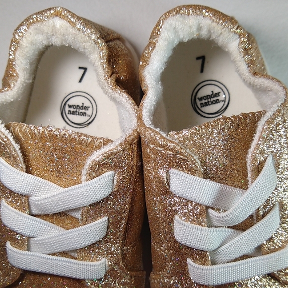 NWOT Wonder Nation size 7 tiny baby sneakers - Glittery Gold - Picture 4 of 7